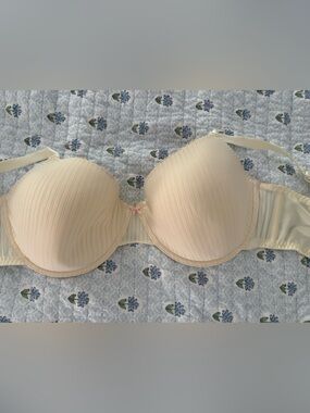 Nude Seamless Padded Underwire Bra - Women's Intimates 40 E new without tags